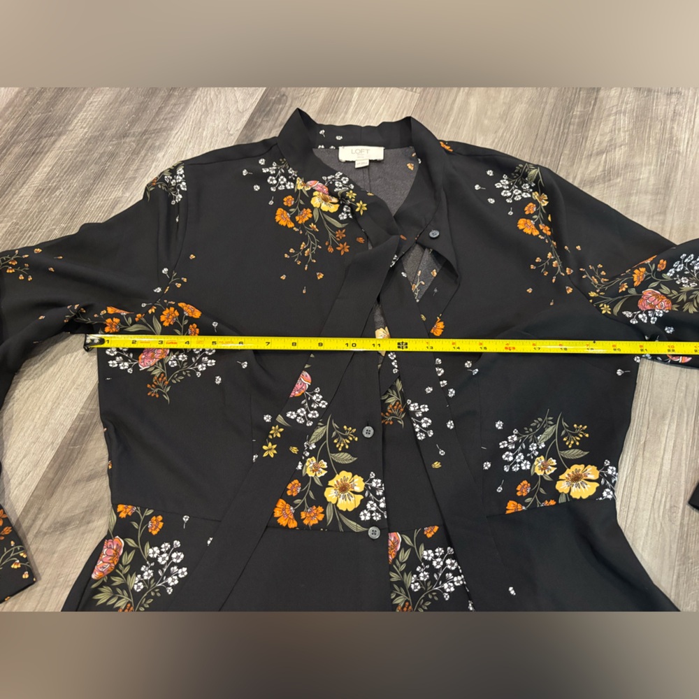 LOFT Black Floral Button-Front Dress with Neck Tie - Size 12p - Picture 4 of 7